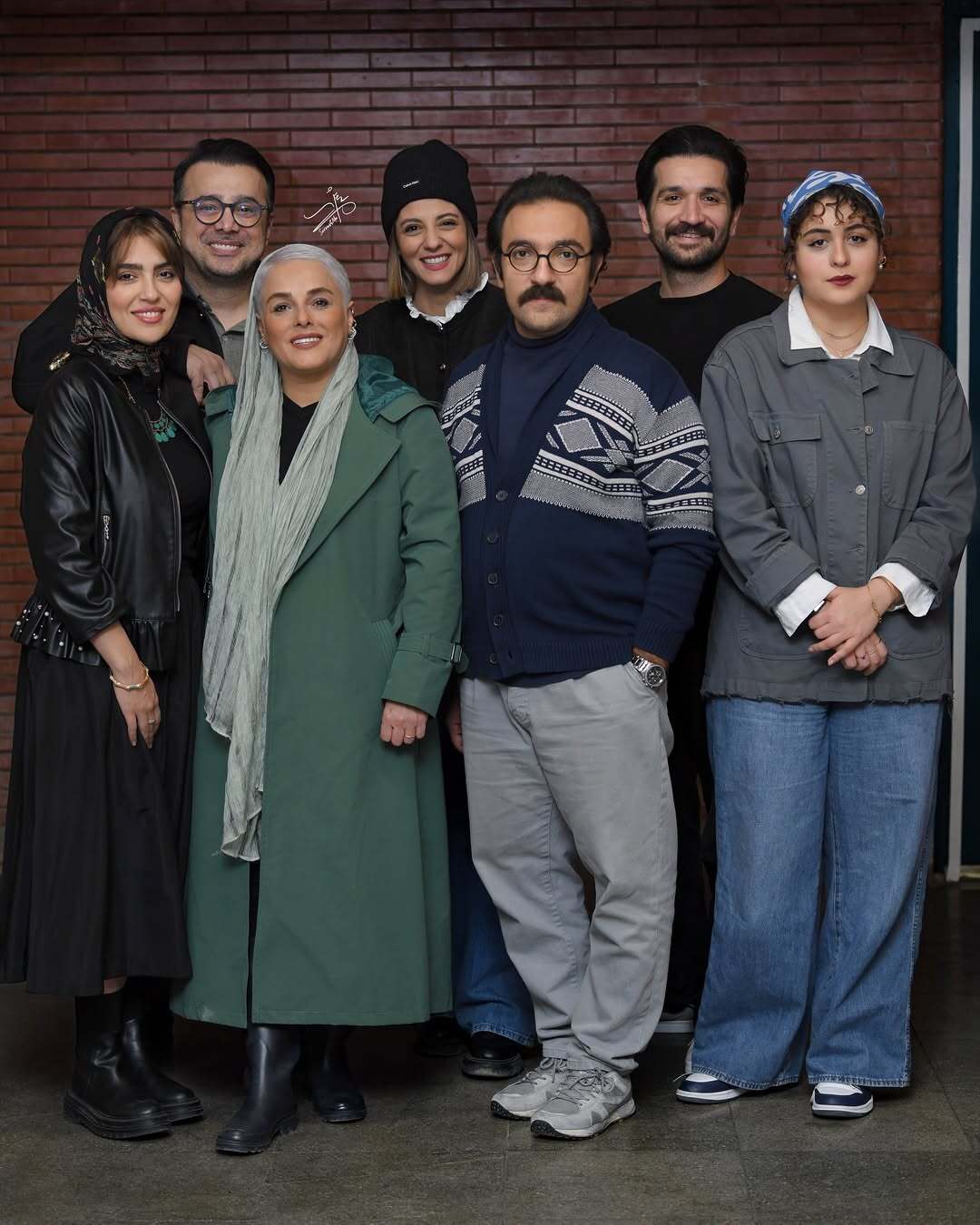 (عکس) مونا کرمی، فاطیما بهارمست و مهسا طهماسبی در پشت صحنه نمایش نمایش باران اسیدی