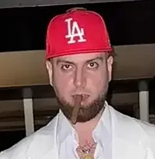 هیپ هاپولوژیست از ایران مهاجرت کرد | سروش ولی‌زاده کیست و چرا به «دکتر رپ فارسی» مشهور است؟