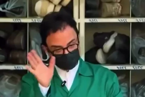 ویدئو کفش‌داری عمو پورنگ در حرم امام رضا (ع) پربازدید شد