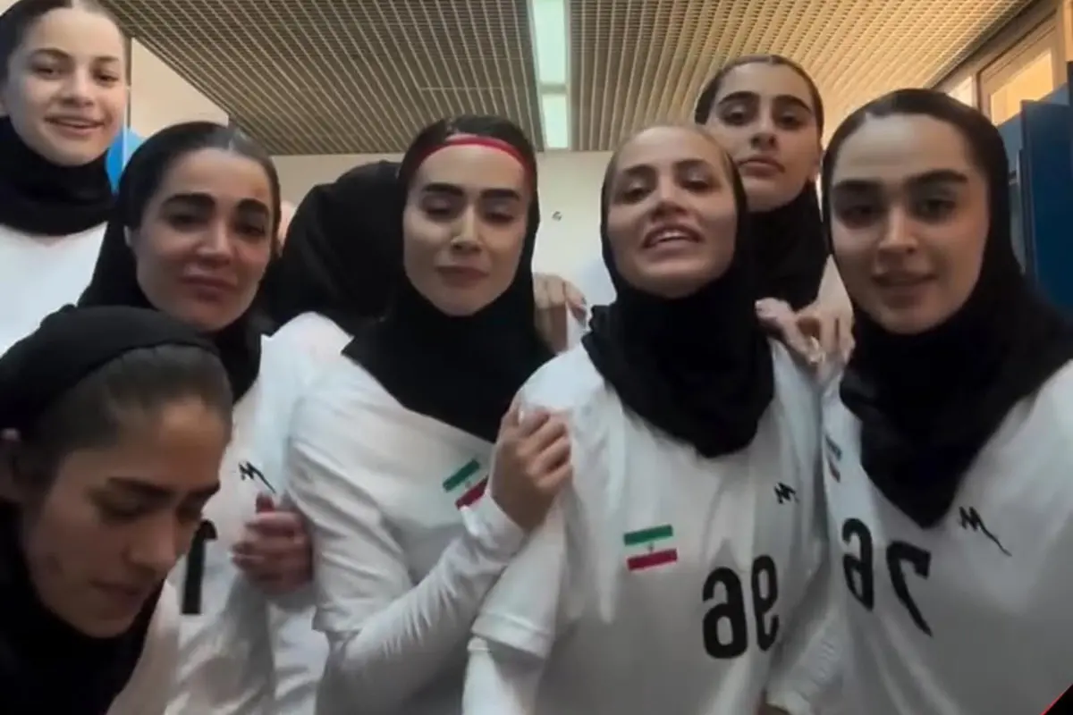 (ویدئو) اجرای دیدنی ترانه قهرمانی توسط بازیکنان تیم هندبال زنان ایران در رختکن