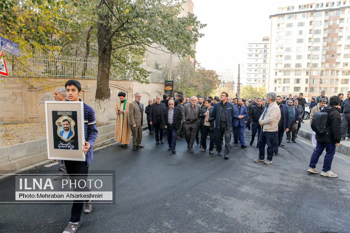 (عکس) نوشته روی عکس تابوت پسر کاظم صدیقی خبرساز شد