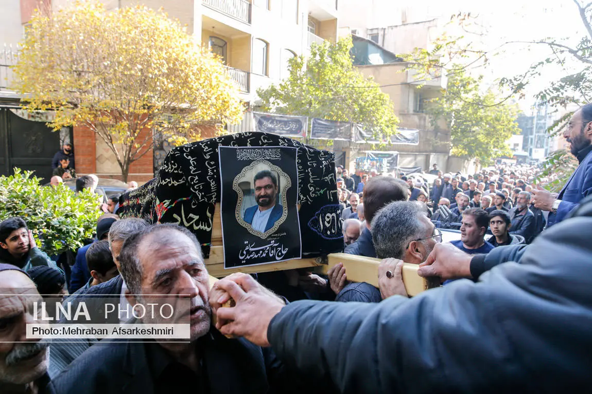 (عکس) نوشته روی عکس تابوت پسر کاظم صدیقی خبرساز شد