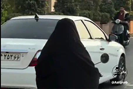 (ویدئو) موتور سواری خانم چادری در خیابان‌های تهران!