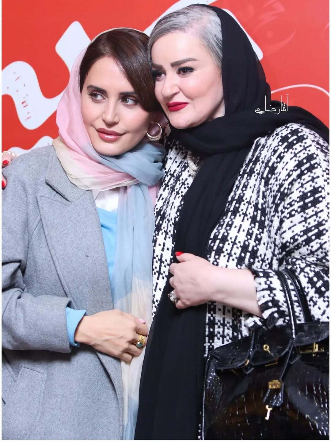 عکس‌های صمیمانه نعیمه نظام دوست و النازشاکردوست در اکران کج‌پیله