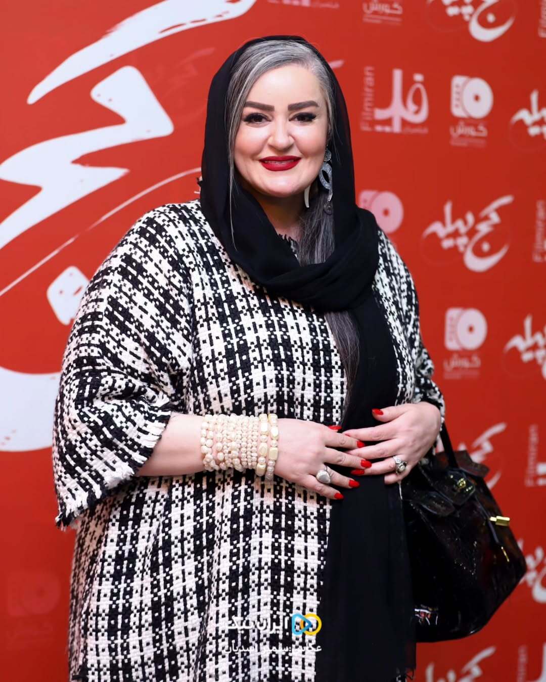 عکس‌های صمیمانه نعیمه نظام دوست و النازشاکردوست در اکران کج‌پیله