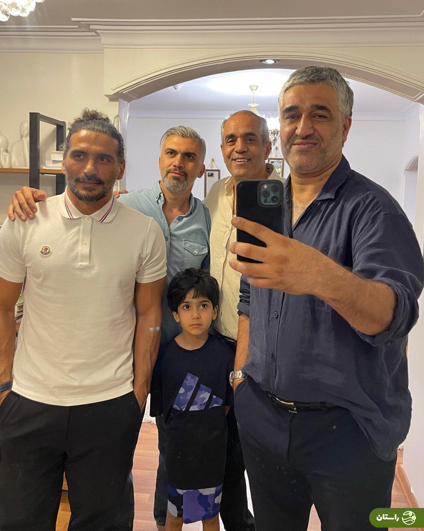 تازه ترین عکس از پژمان جمشیدی در کنار دوستانش