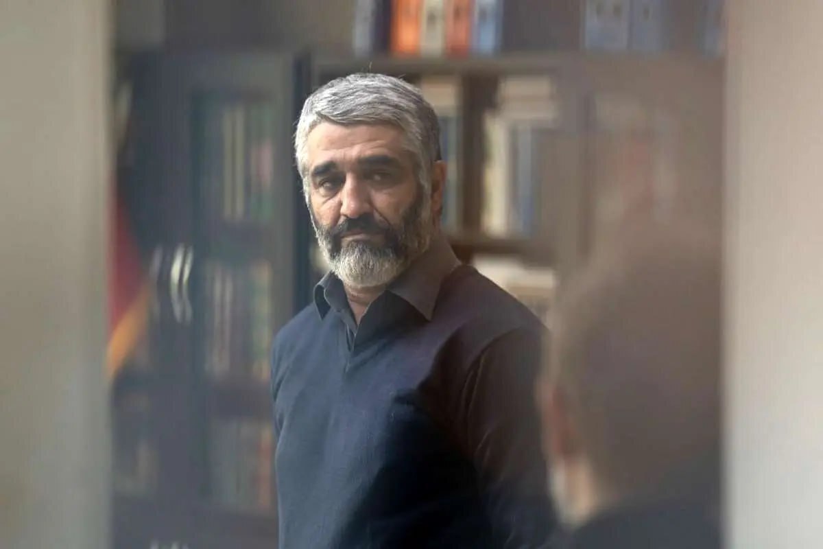 عکس معنادار پژمان جمشیدی بعد از آزادی؛ پژمان رخت جنگ به تن کرد!