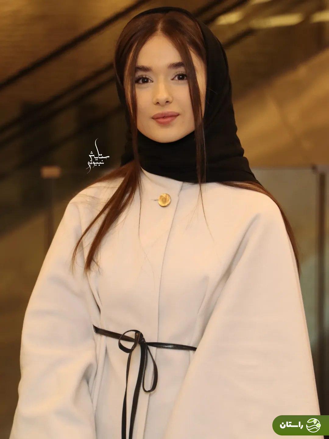 (عکس) استایل شیک ساینا روحانی بازیگر جوان فیلم «غریزه» مورد توجه قرار گرفت (عکس) استایل شیک ساینا روحانی بازیگر جوان فیلم «غریزه» مورد توجه قرار گرفت