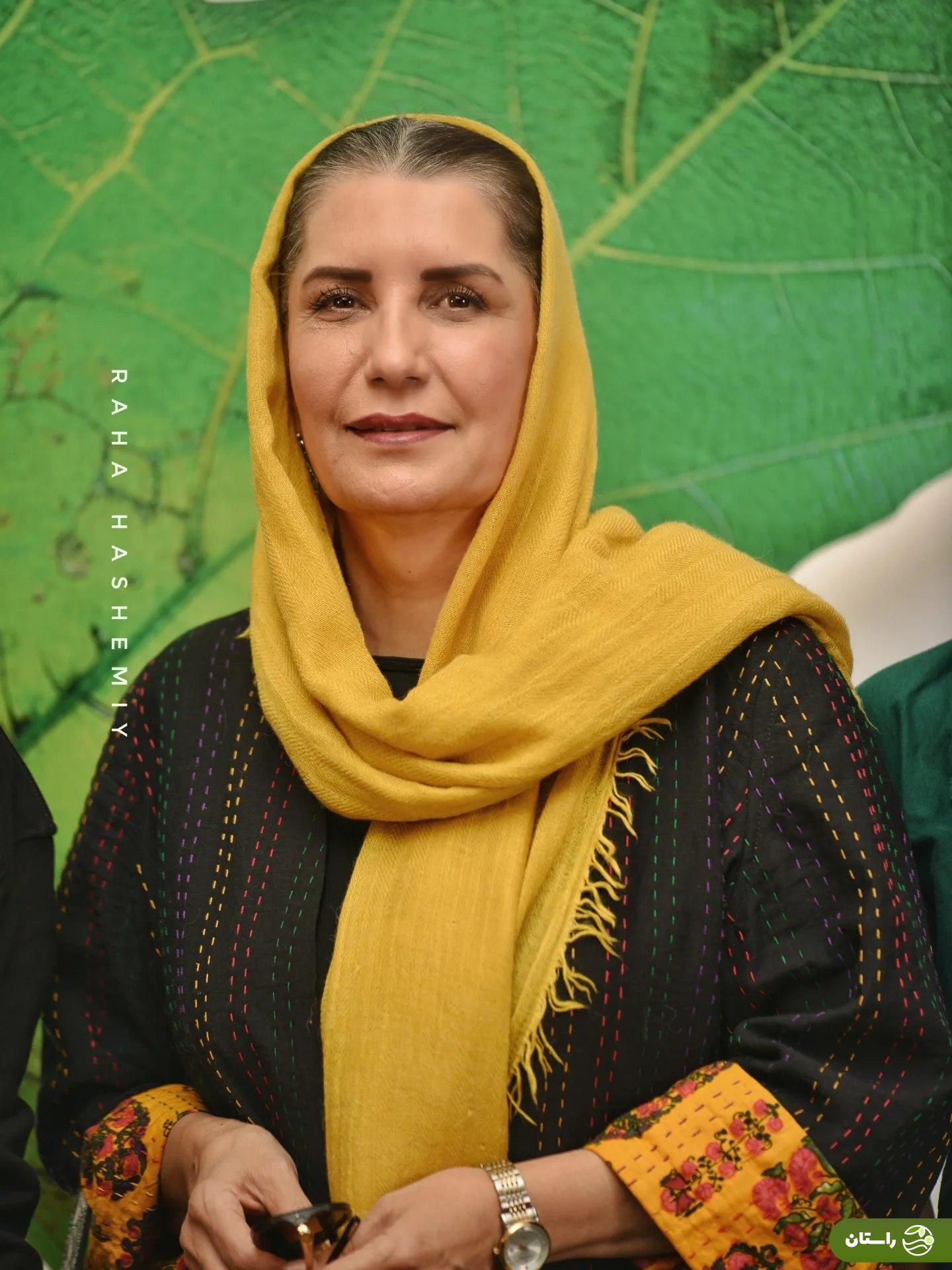 (عکس) تیپ سنتی «فریبا کوثری» با مانتوی سوزندوزی در جشنواره فیلم کوتاه! (عکس) تیپ سنتی «فریبا کوثری» با مانتوی سوزندوزی در جشنواره فیلم کوتاه!