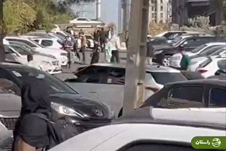 (ویدئو) اراذل و اوباش اطراف دانشگاه سوهانک زمینگیر شدند (ویدئو) اراذل و اوباش اطراف دانشگاه سوهانک زمینگیر شدند