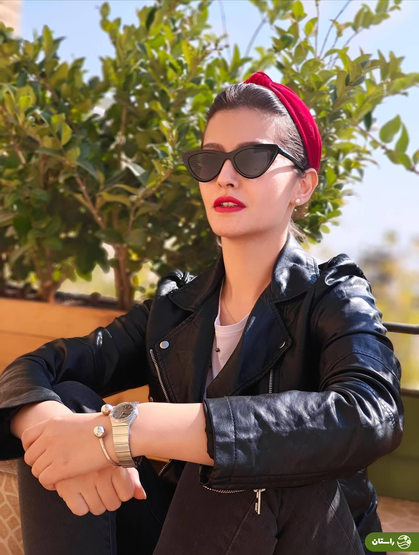 (عکس) پردیس احمدیه با ژست یوگا و استایل مشکی