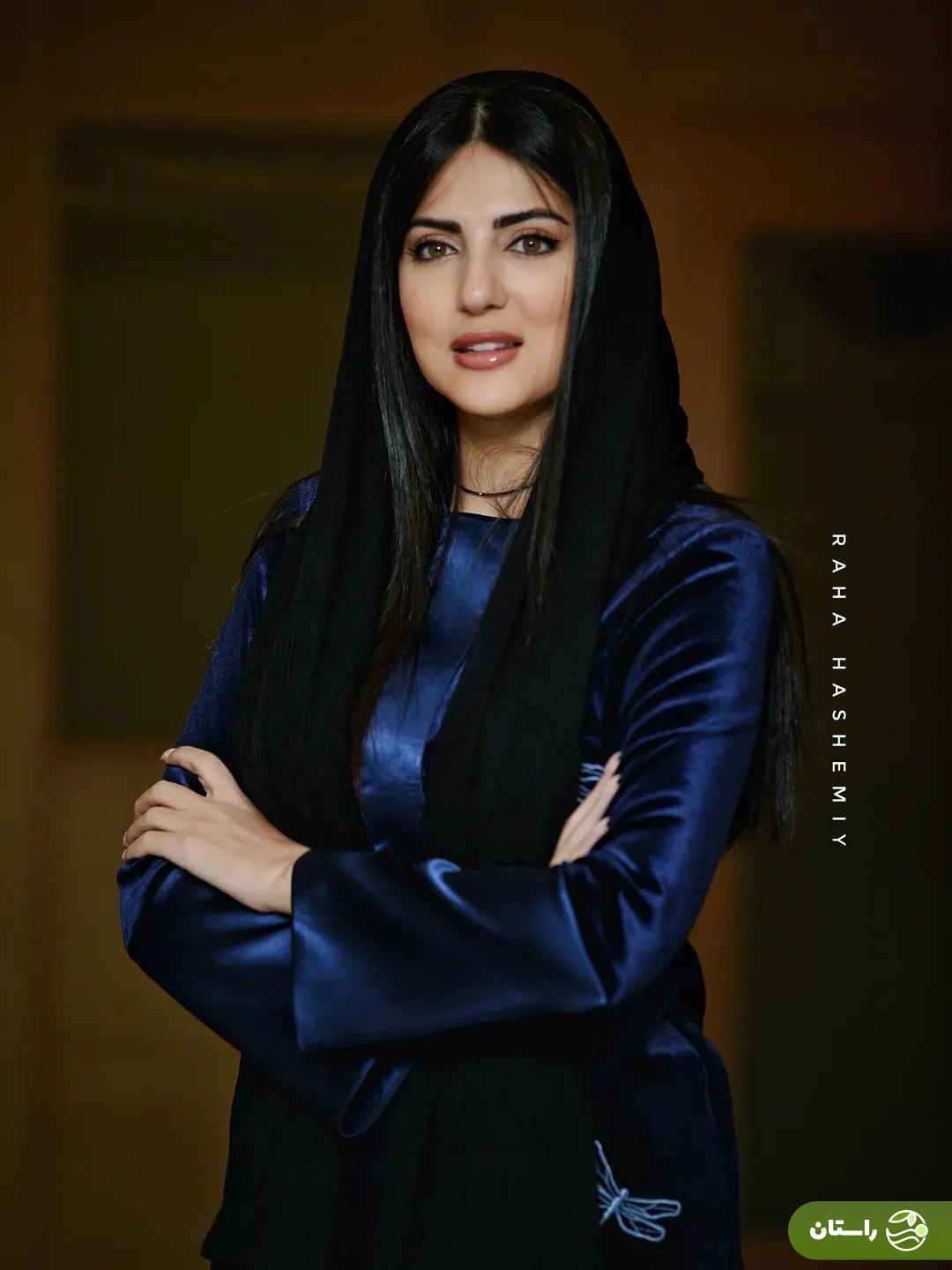 (عکس) «هلیا امامی» با استایل شیک و مخملی و رنگ سورمهای  در اختتامیه جشنواره همام (عکس) «هلیا امامی» با استایل شیک و مخملی و رنگ سورمهای  در اختتامیه جشنواره همام