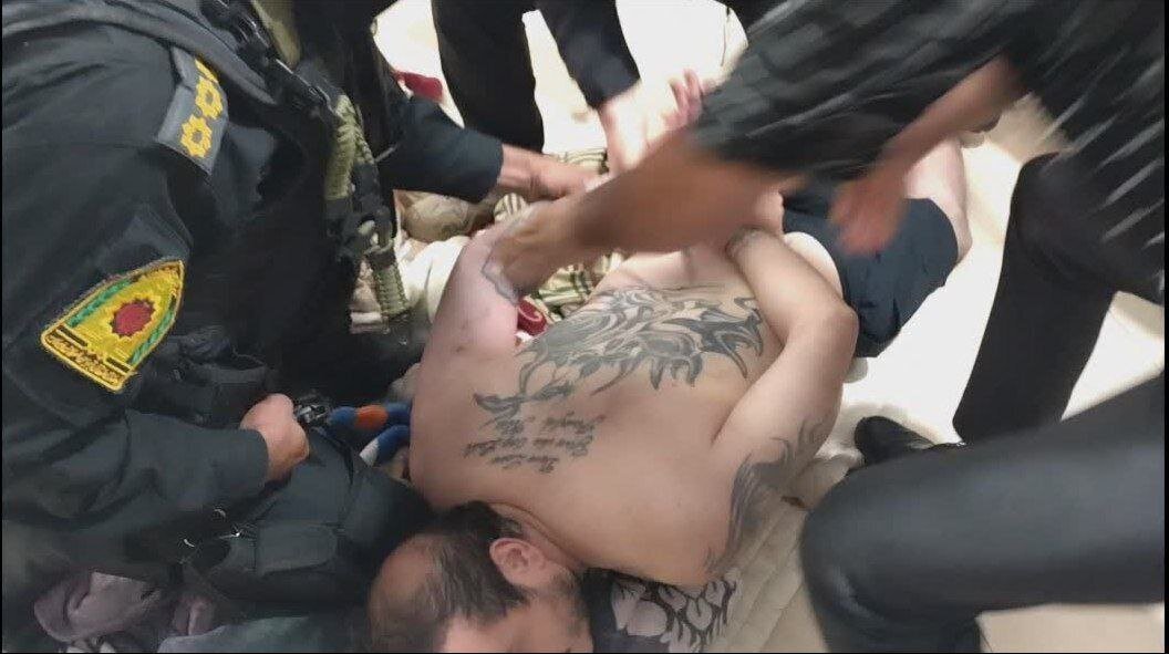 اوباش خطرناک و فراری پارک ارم توسط تکاوران نوپو بازداشت شدند + تصاویر اوباش خطرناک و فراری پارک ارم توسط تکاوران نوپو بازداشت شدند + تصاویر