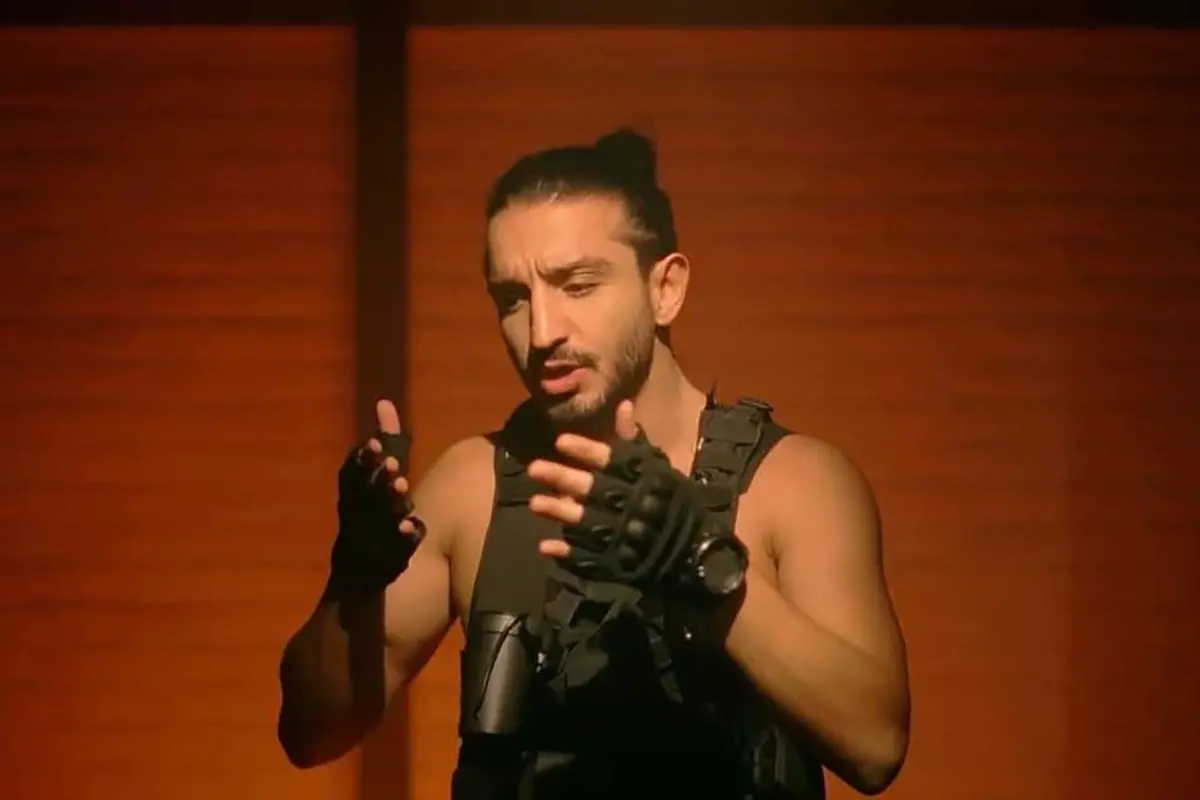 (ویدئو) رپ‌خوانی سینا ساعی در برنامه «کارناوال» رامبد جوان وایرال شد | پیمان قاسمخانی: مو به تنم سیخ شد