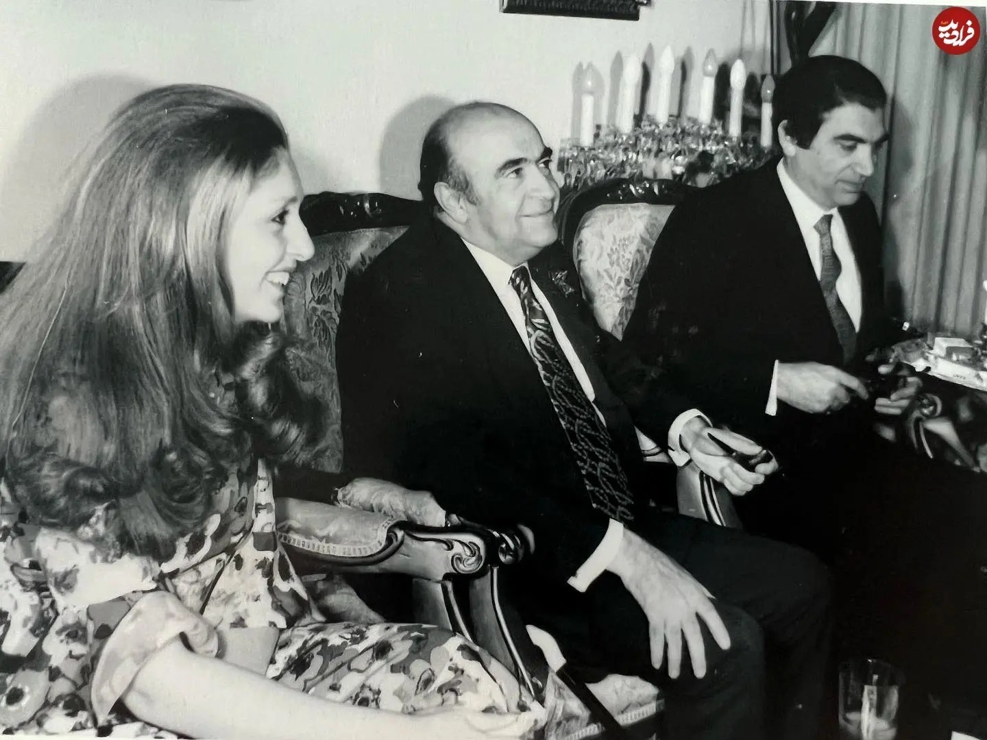 (عکس) «هویدا» کنار «غلامرضا پهلوی و همسرش»؛ دهه ۴۰