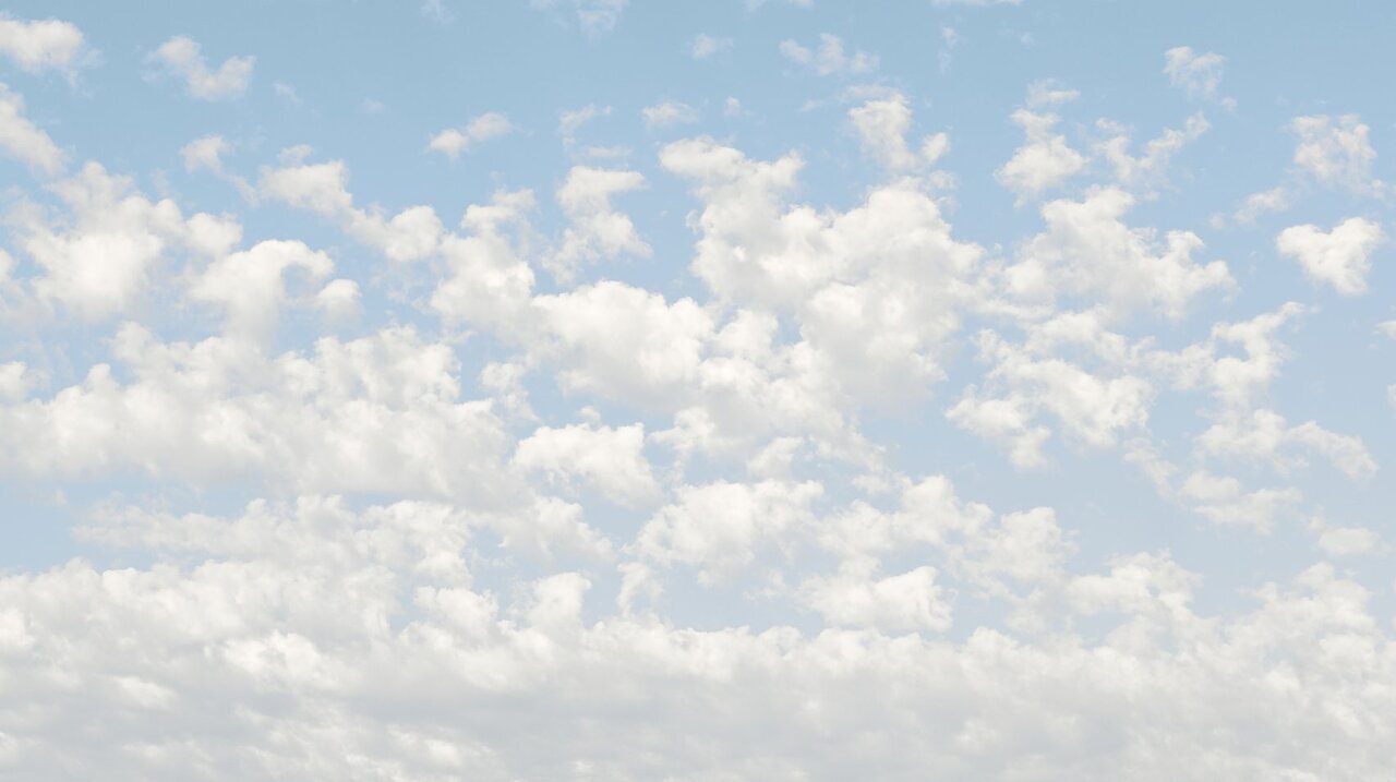 تصاویر | شرکت رنگ پنتون (Pantone) رنگ سال ۲۰۲۶ را اعلام کرد؛ سفید ابری!