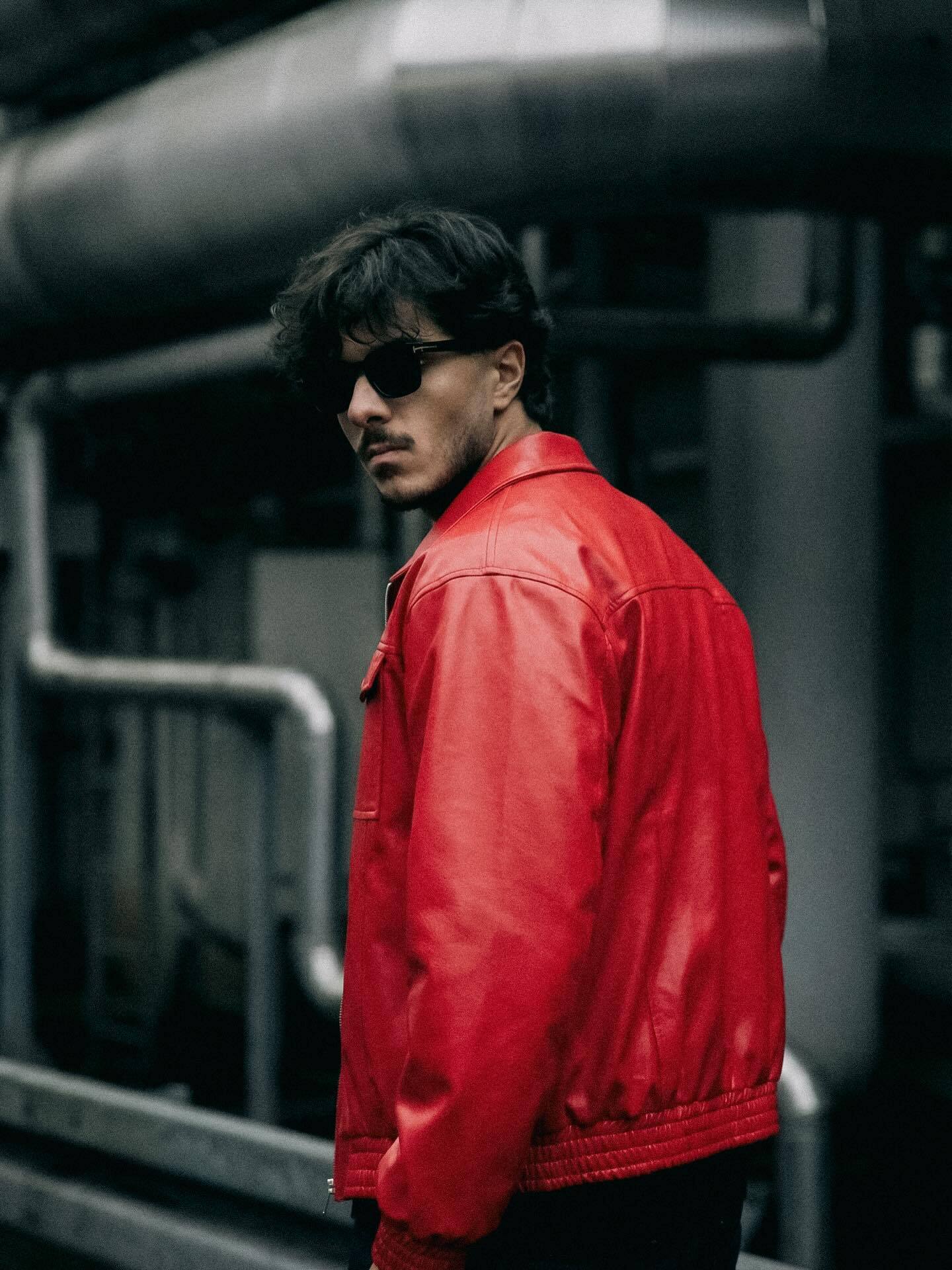 (تصاویر) ورود آیین پسر امیر جعفری و ریما رامین‌فر به دنیای مد؛ آیین جعفری شبیه مدل‌های ایتالیایی!