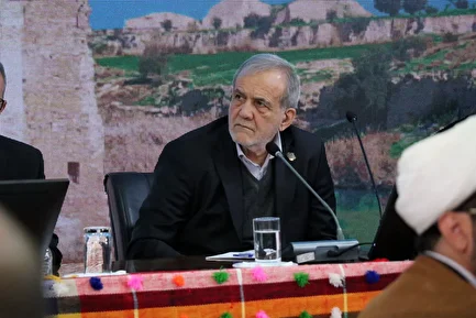 (ویدئو) درگیری لفظی پزشکیان با یکی از حاضران در سفر به کهکیلویه و بویراحمد