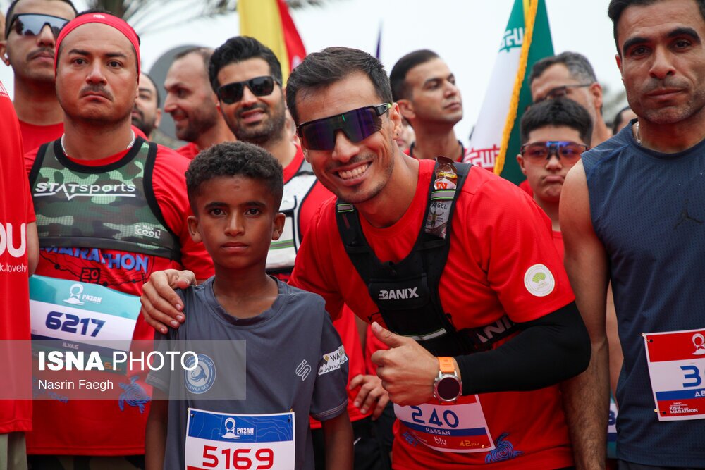 تصاویری از مسابقه جنجالی دوی ماراتن زنان و مردان در کیش