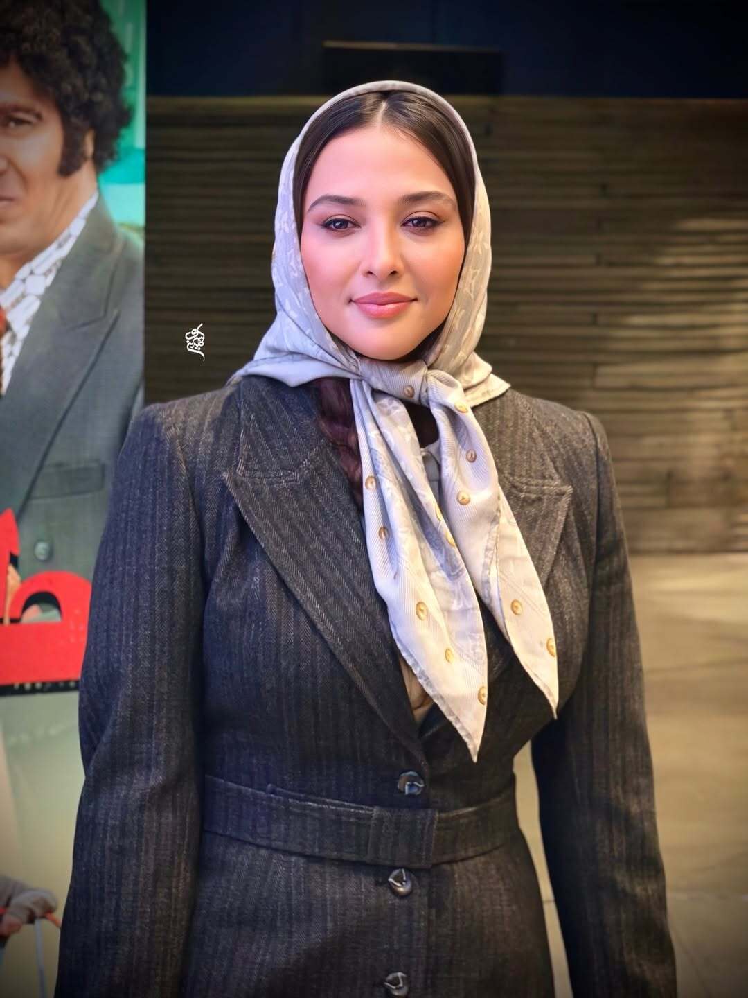 (عکس) استایل خاص آناهیتا درگاهی در اکران فیلم «تهران ۵۷»