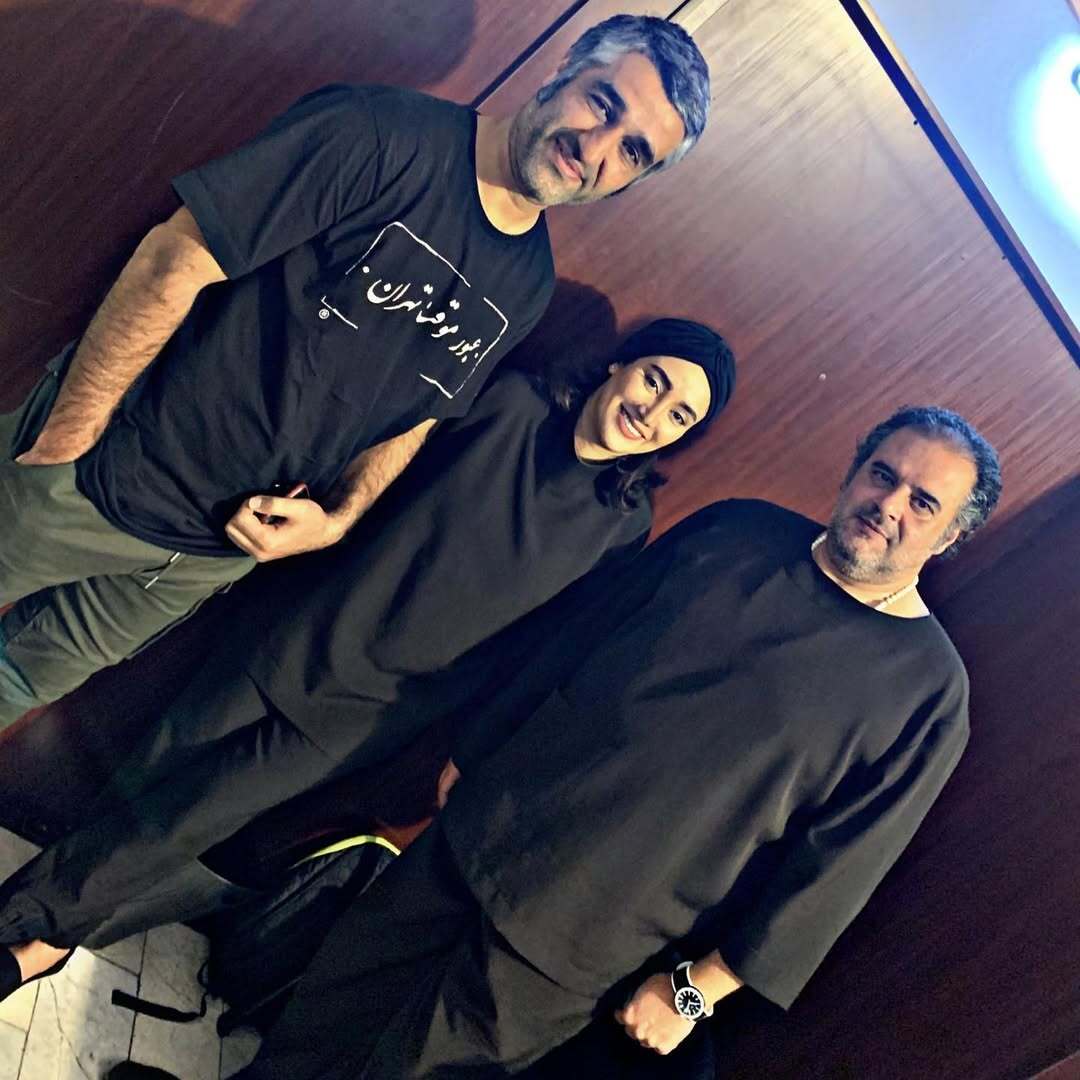 (عکس) تونل زمان؛ بهاره افشاری، هومن برق نورد، پژمان جمشیدی، ویدا جوان بهرام افشاری و نرگس محمدی در پشت صحنه یک تئاتر؛ ۶ سال پیش (عکس) تونل زمان؛ بهاره افشاری، هومن برق نورد، پژمان جمشیدی، ویدا جوان بهرام افشاری و نرگس محمدی در پشت صحنه یک تئاتر؛ ۶ سال پیش