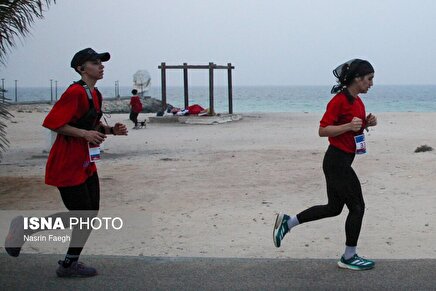 تصاویری از مسابقه جنجالی دوی ماراتن زنان و مردان در کیش