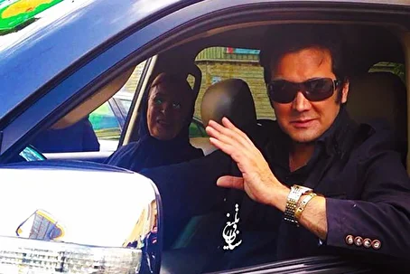 (ویدئو) خاطره بامزه بهنوش بختیاری از حسام نواب صفوی و پاترولش در دهه ۷۰ | نواب صفوی: اگر مینوشتم الویس می‌گفتد توهم الویس داره!