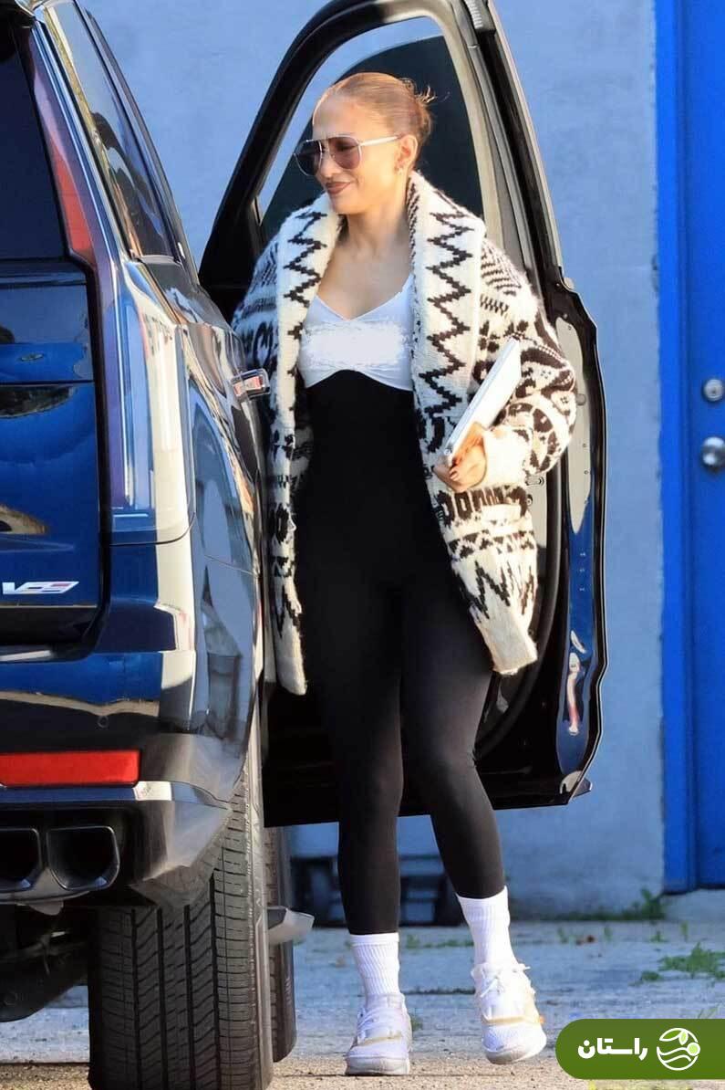 (تصاویر) جنیفر لوپز با این استایل به محل کار رفت (تصاویر) جنیفر لوپز با این استایل به محل کار رفت