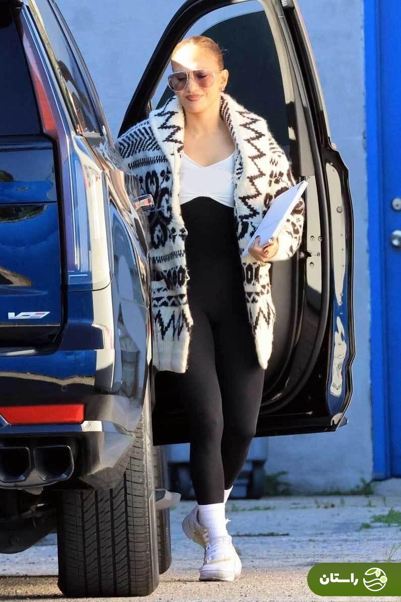 (تصاویر) جنیفر لوپز با این استایل به محل کار رفت (تصاویر) جنیفر لوپز با این استایل به محل کار رفت