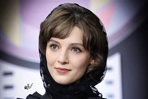 (عکس) ژست معنادار مهسا حجازی بازیگر سریال تاسیان وسط خیابان