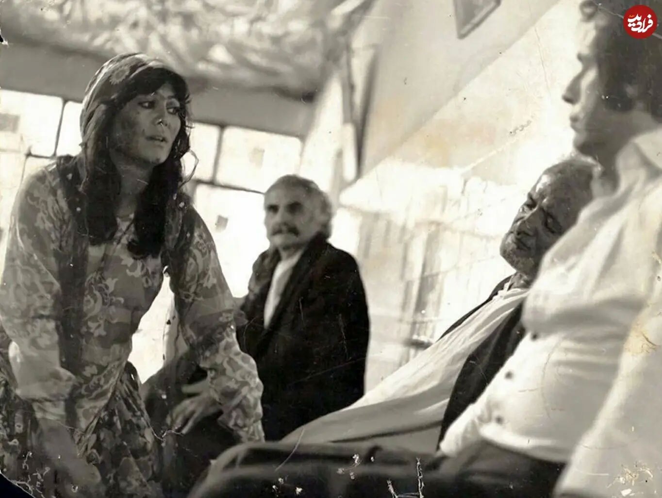 عکس | تونل زمان؛ «سیمین غفاری» بازیگر قبل انقلاب در کنار «امین امینی، زانیچ و خوشرو» در سال ۵۵