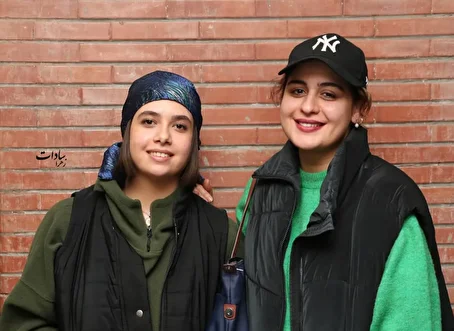 (تصاویر) فاطیما بهارمست، نفس بازغی، مهسا طهماسبی و کیسان دیباج در پشت صحنه نمایش «باران اسیدی»