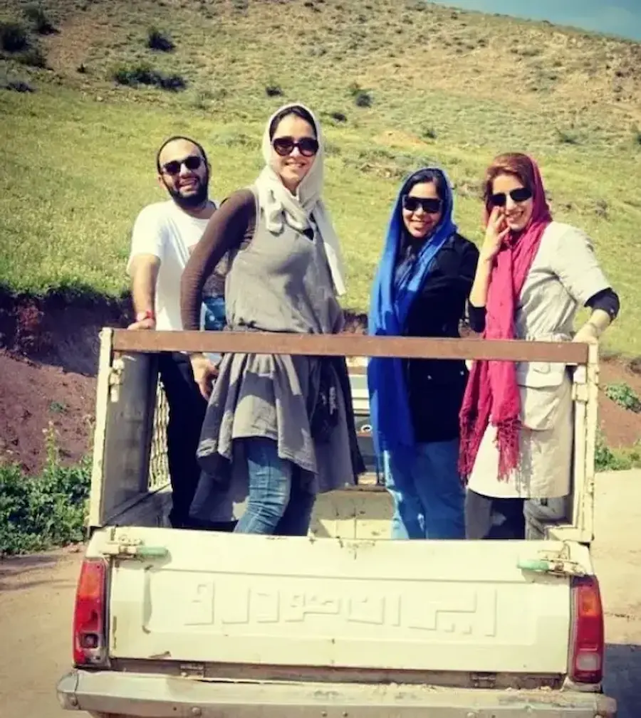 (عکس) تونل زمان؛ ترانه علیدوستی و صابر ابر پشت وانت؛ ۱۲ سال پیش