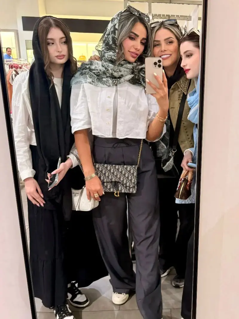 (عکس) دورهمی دوستانه سارا و نیکا سریال پایتخت (عکس) دورهمی دوستانه سارا و نیکا سریال پایتخت