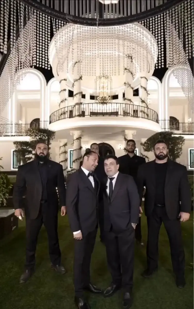 (عکس) آلبوم عروسی عباس جمشیدی فر و همسر جوانش