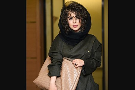 (ویدئو) واکنش الهام اخوان به انتقاد از استایل متفاوتش و با کیف عجیبش