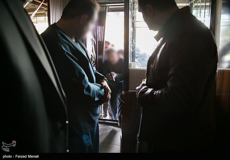 (تصاویر) بازسازی صحنه قتل طلافروش کرمانشاهی | جزئیات سرقت تکاندهنده در شهرک معلم (تصاویر) بازسازی صحنه قتل طلافروش کرمانشاهی | جزئیات سرقت تکاندهنده در شهرک معلم