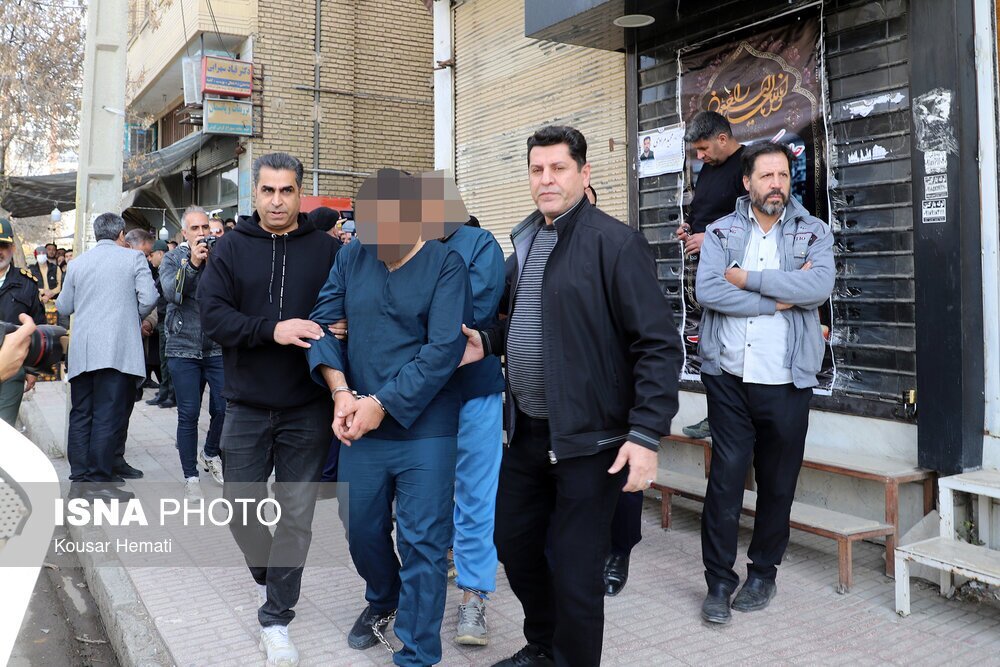 (تصاویر) بازسازی صحنه قتل طلافروش کرمانشاهی | جزئیات سرقت تکاندهنده در شهرک معلم (تصاویر) بازسازی صحنه قتل طلافروش کرمانشاهی | جزئیات سرقت تکاندهنده در شهرک معلم