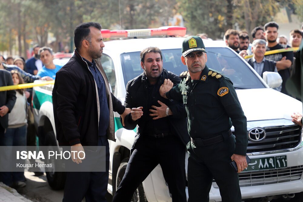 (تصاویر) بازسازی صحنه قتل طلافروش کرمانشاهی | جزئیات سرقت تکاندهنده در شهرک معلم (تصاویر) بازسازی صحنه قتل طلافروش کرمانشاهی | جزئیات سرقت تکاندهنده در شهرک معلم