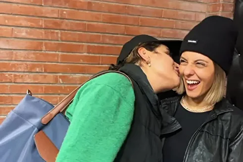 (ویدئو) کیسان دیباج، نفس بازغی، مهسا طهماسبی، مونا کرمی، حمیدرضا پگاه و ... در پشت صحنه «باران اسیدی»