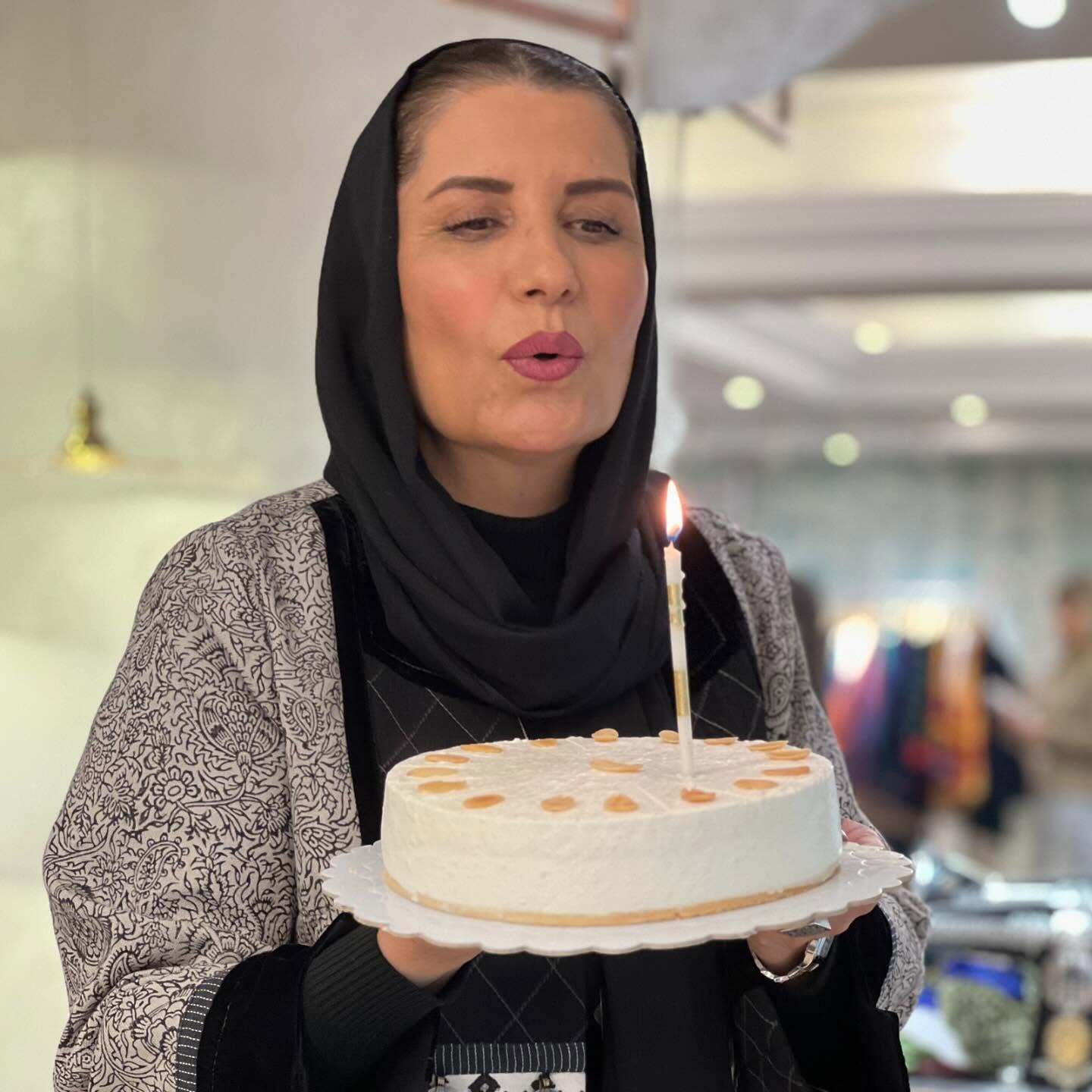 (عکس) جشن تولد ۵۹ سالگی فریبا کوثری بازیگر نقش عمره در سریال مختارنامه