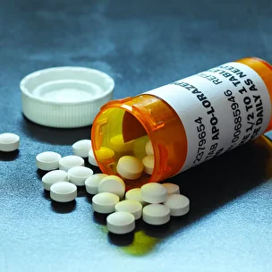 (ویدئو) «قرص تجاوز» چیست و چگونه در فضای مجازی آزادانه به فروش می‌رسد؟