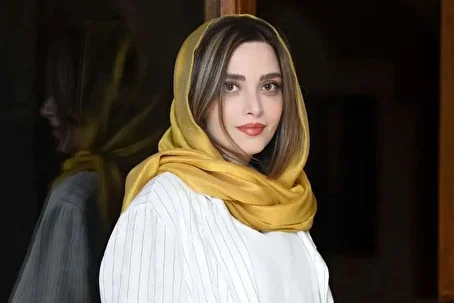 عکس بهنوش طباطبایی در کنار مادر و پدرش و پیام تبریک متفاوت او به مناسبت روز مادر