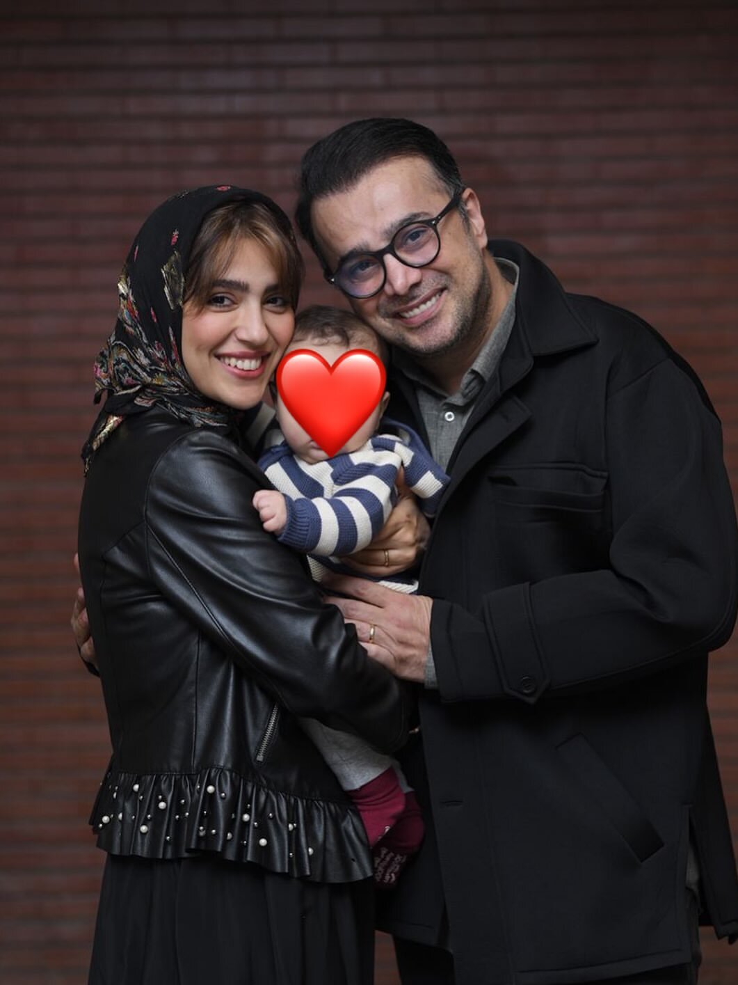 (عکس) پیام احساسی سپند امیرسلیمانی برای مونا کرمی به مناسبت روز مادر (عکس) پیام احساسی سپند امیرسلیمانی برای مونا کرمی به مناسبت روز مادر