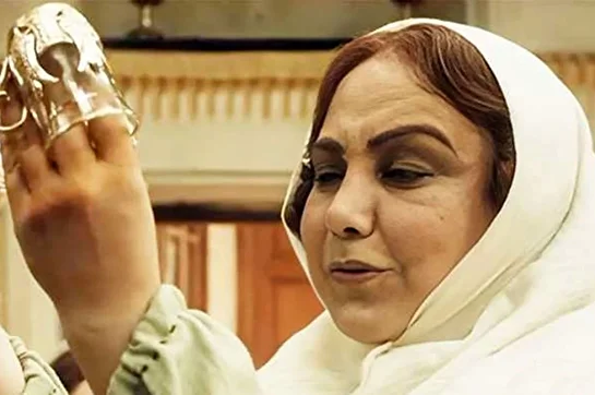 (ویدئو) بهنوش بختیاری و دخترانش در پشت صحنه سریال «بامداد خمار»