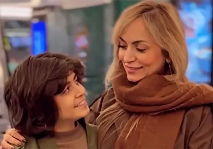 رایان سرلک با این ویدئو روز مادر را به مادرش تبریک گفت