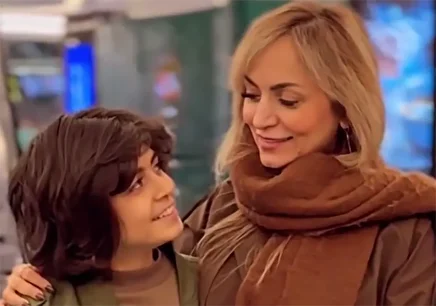 رایان سرلک با این ویدئو روز مادر را به مادرش تبریک گفت