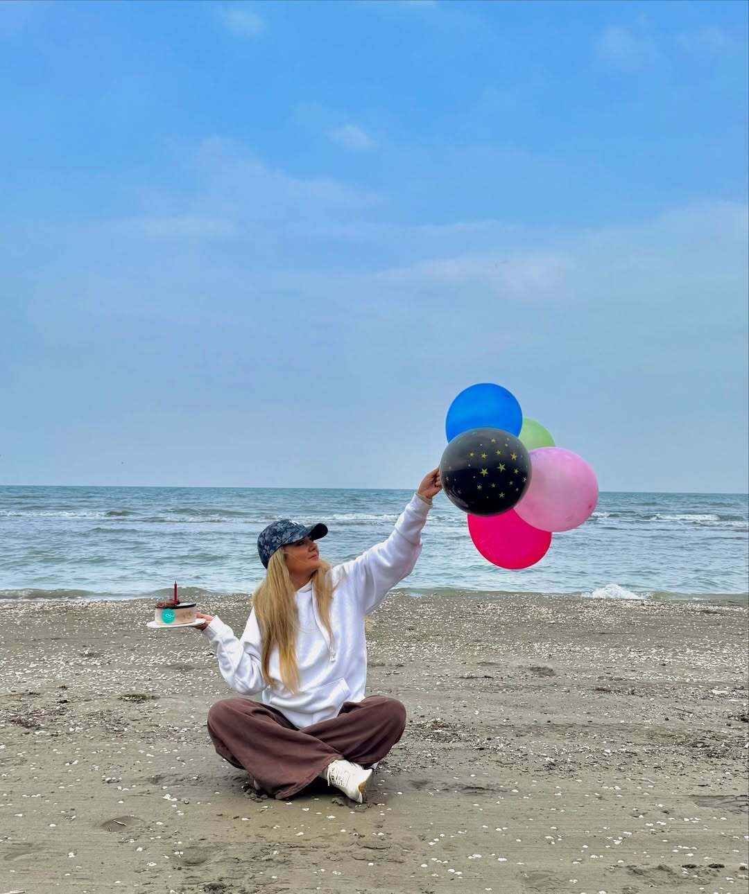 (عکس) جشن تولد ۴۳ سالگی بیتا سحرخیز بازیگر نقش «نغمه ادیب» در سریال «ترانه مادری»