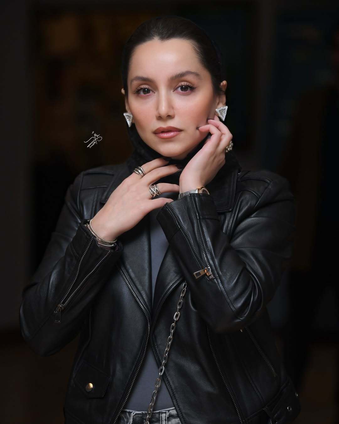 (عکس) ژست‌های دلبرانه نازنین بیاتی