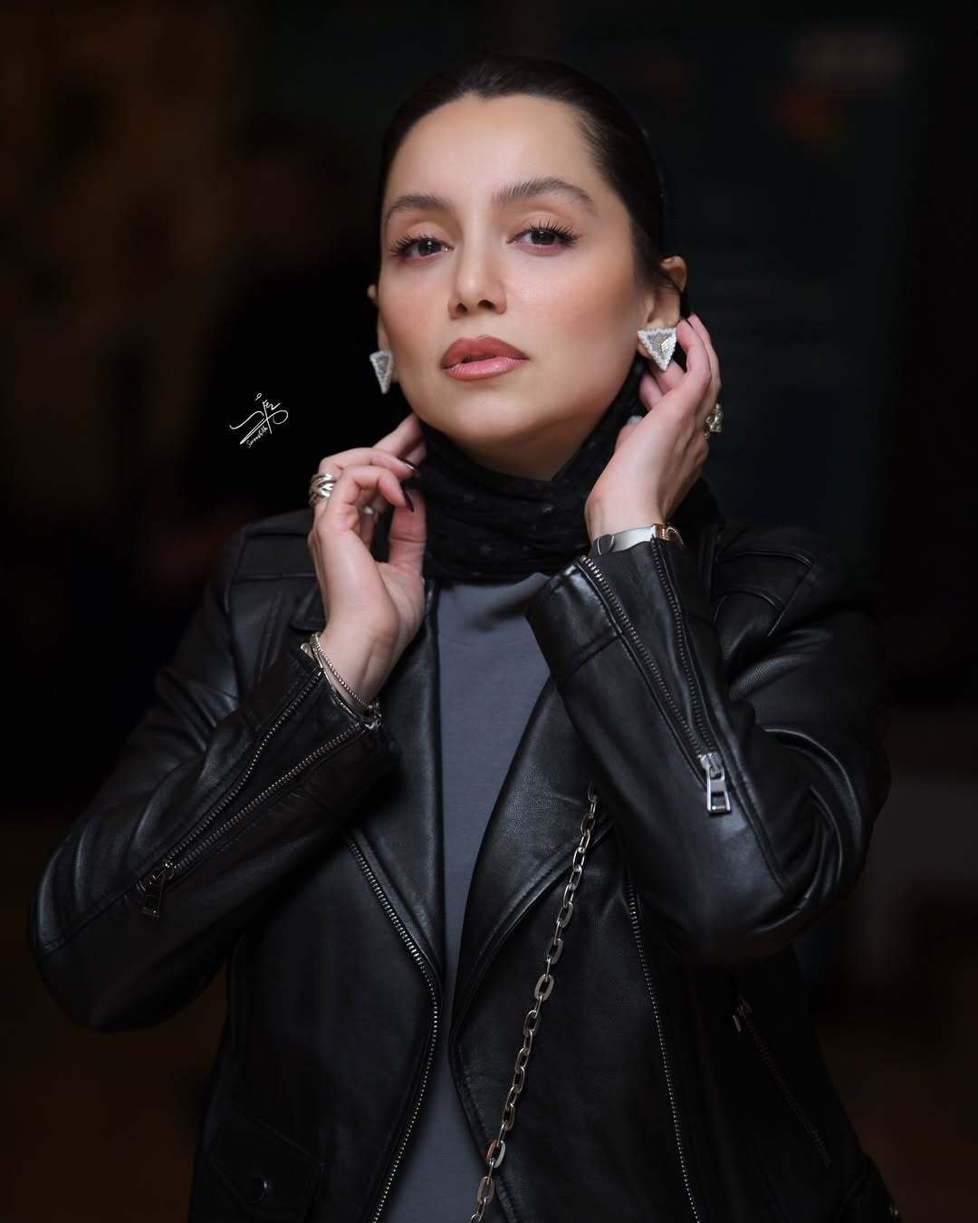 (عکس) ژست‌های دلبرانه نازنین بیاتی